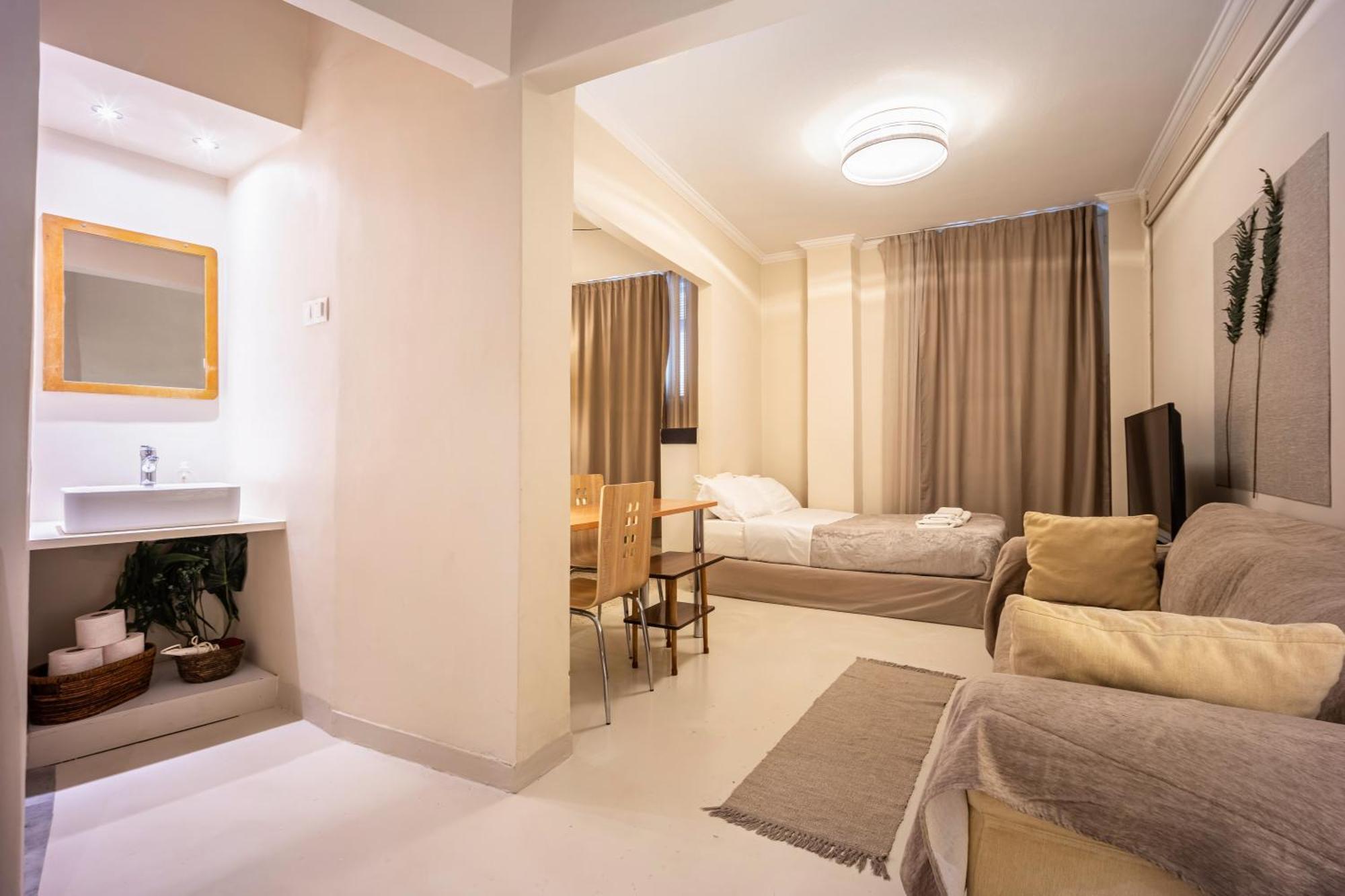 Filopappou Decent Apartment Athènes Extérieur photo
