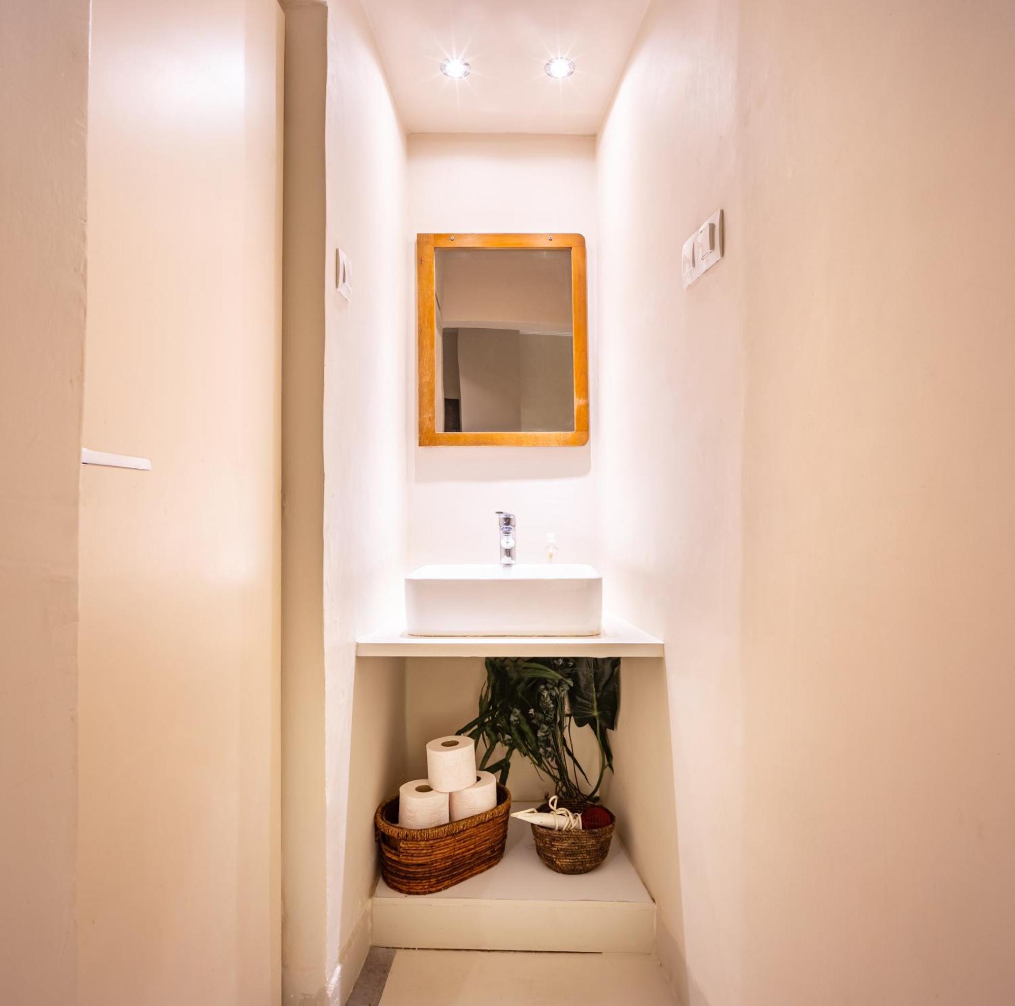 Filopappou Decent Apartment Athènes Extérieur photo